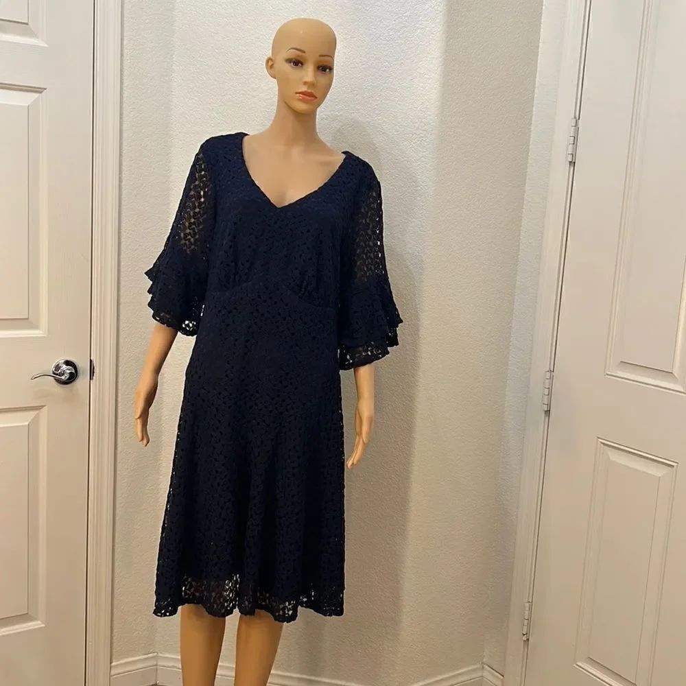 Roz & Ali Woman’s Dress Size 14 Navy Blue V Neck Lace Lined Short Flutter Sleeve